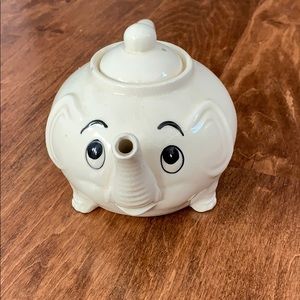 White elephant teapot